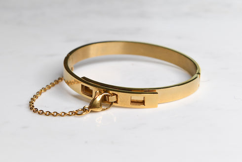 KARTER Thin Gold Cuff Bracelet with Chain Closure