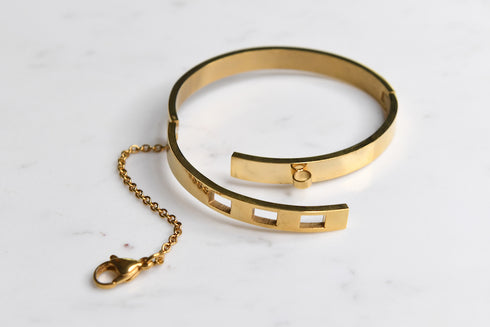 KARTER Thin Gold Cuff Bracelet with Chain Closure