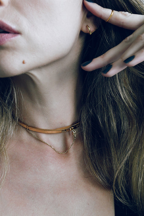 BOWIE Thin Gold Choker with Chain Closure