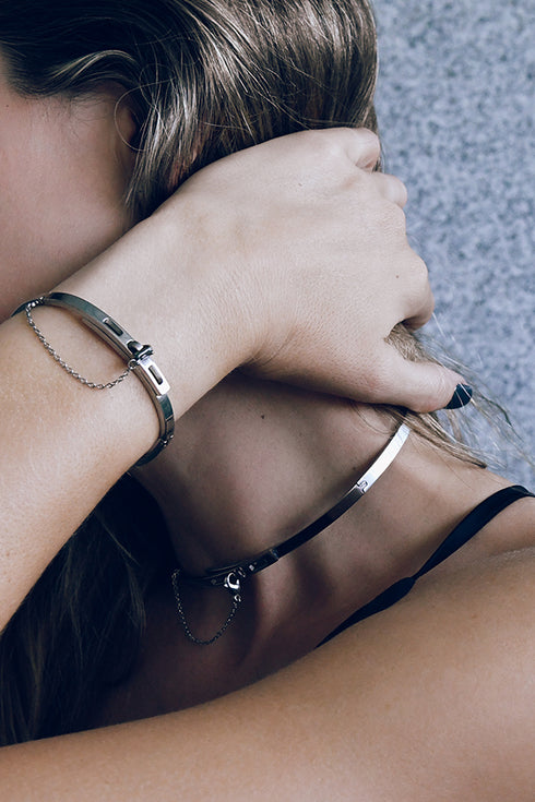 BOWIE Thin Silver Choker with Chain Closure